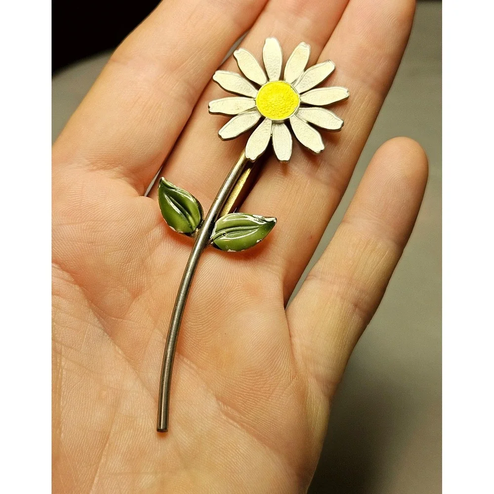 Vintage Enamel Daisy Flower Brooch Pin Women OS White Yellow Green Retro Style
